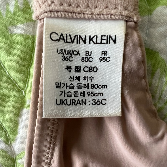 4 FOUR Bras.... barely used. - Picture 6 of 13